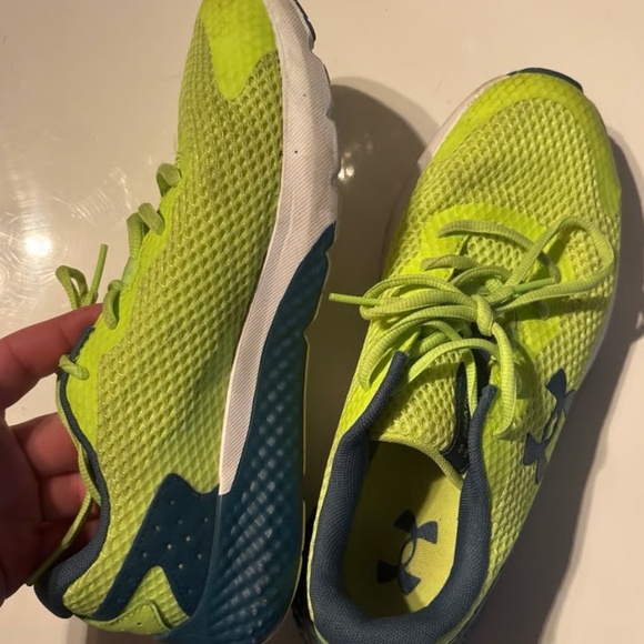 Under Armour Boys Charged Rogue 3 running shoe - Picture 3 of 4